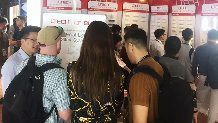 熱情咨詢了解的客戶
