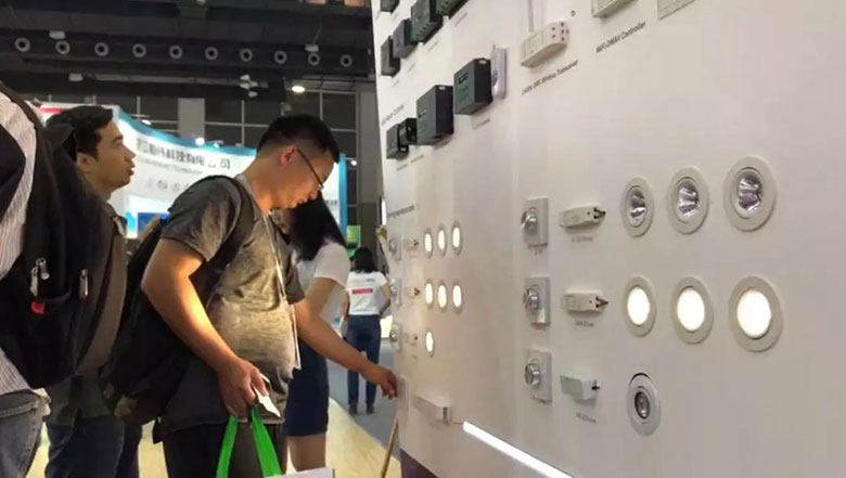 DALI-DT8 色溫電源