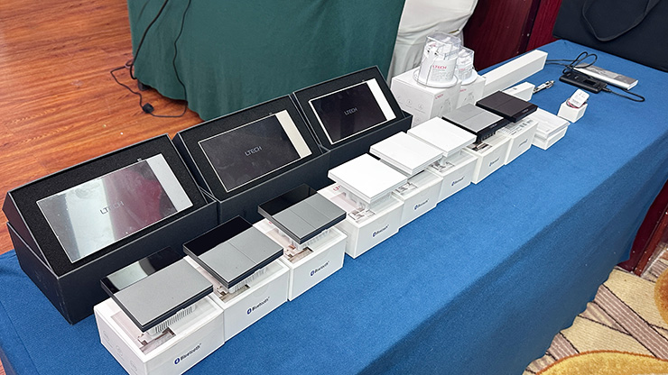 雷特智能家居產品展示