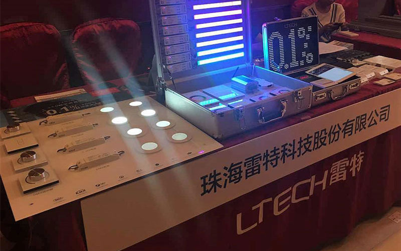 雷特展臺
