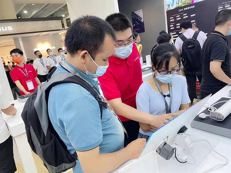 2022光亞展直擊雷特展位現場用戶體驗產品